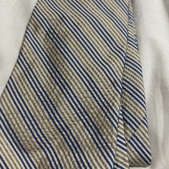 Brooks brothers tie - Picture 2 of 3